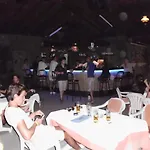 Kervan Готель Сіде